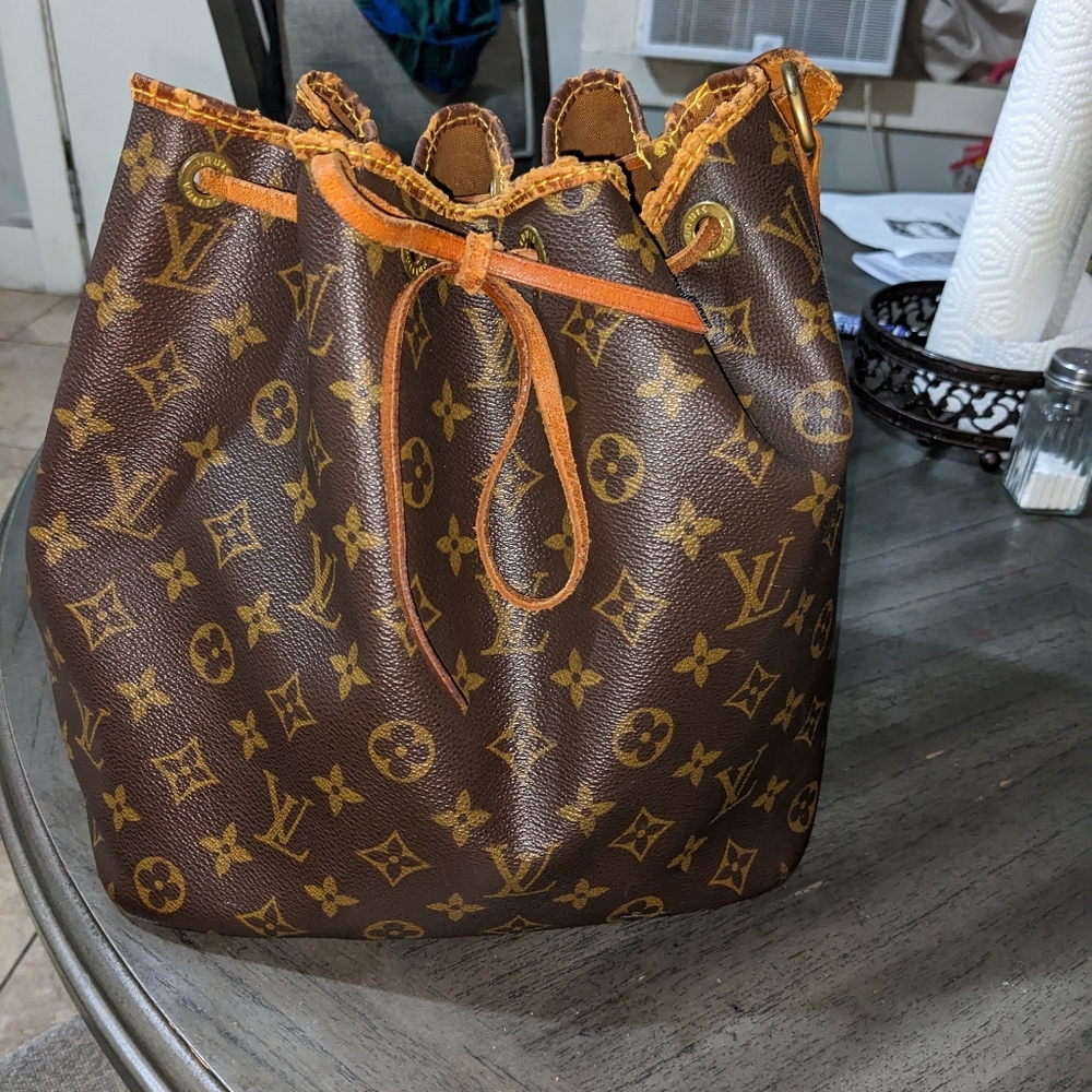 Lv bucket